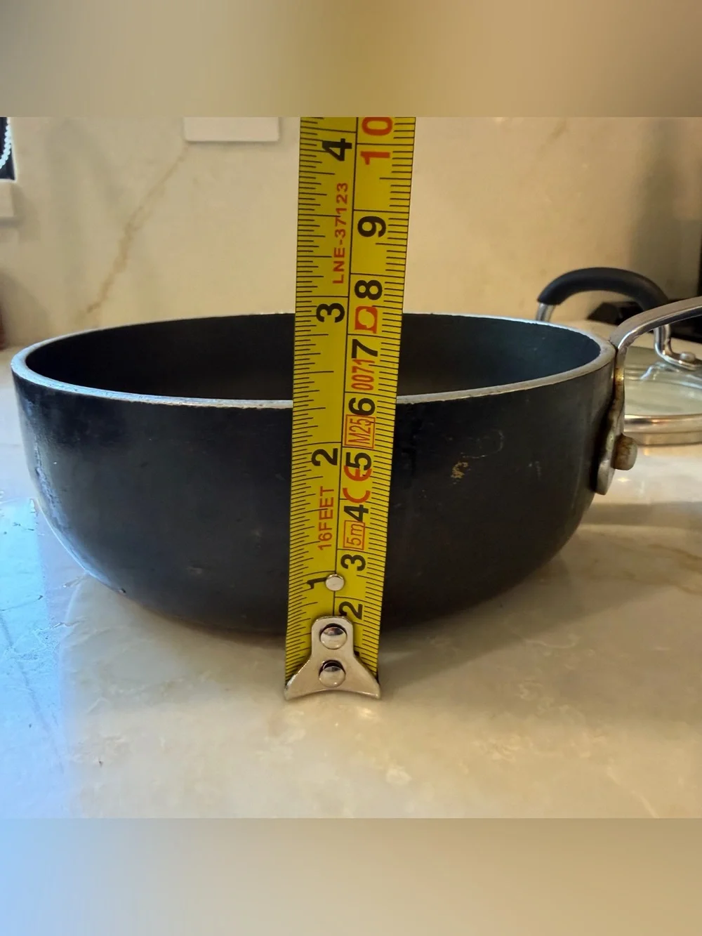 Wearever Black Saucepan with Glass Lid - Kitchen Essential